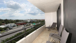 Beautiful Apartment with first class amenities on The Anchorage, Siesta Key Apartment 1019